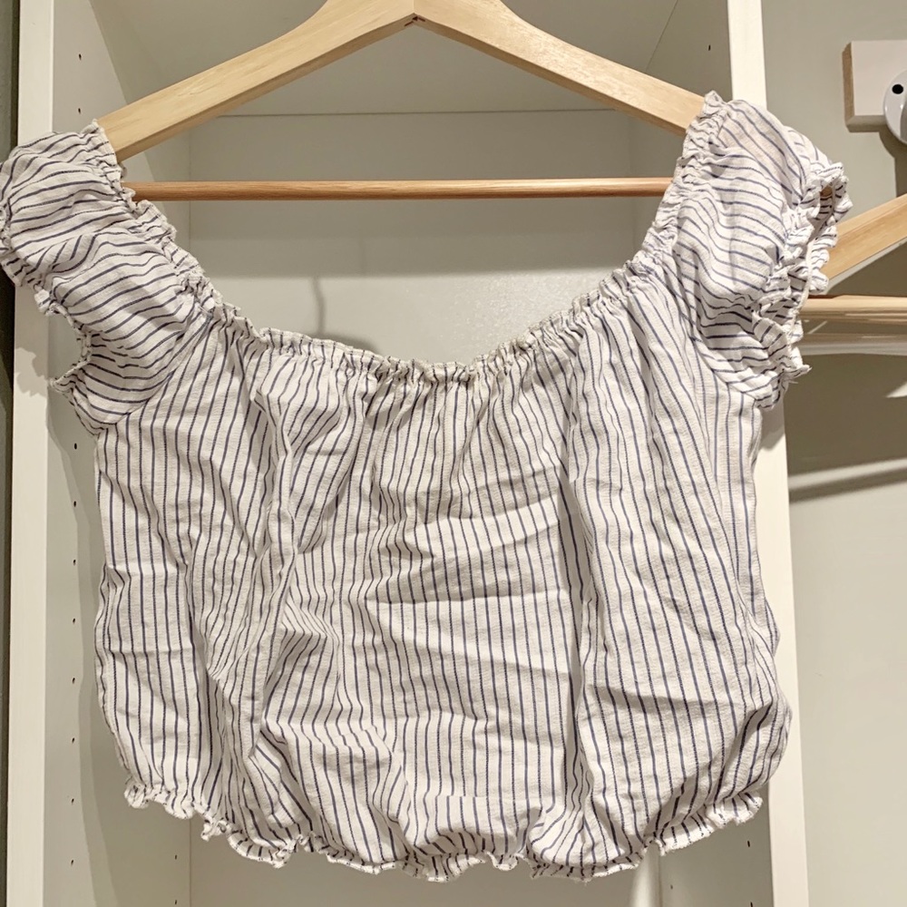 Off shoulder crop top